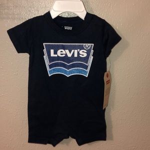 Baby boy navy Levi’s romper.